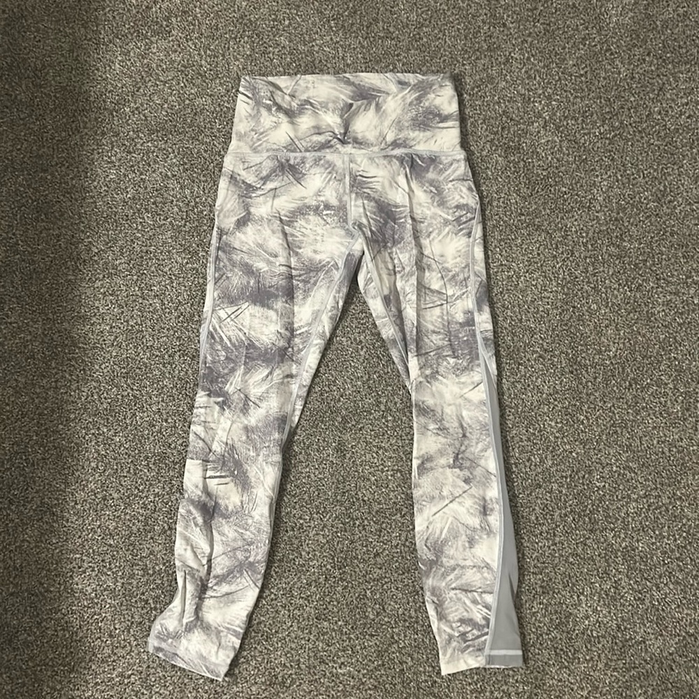 Lululemonn Capri leggings with mesh siding